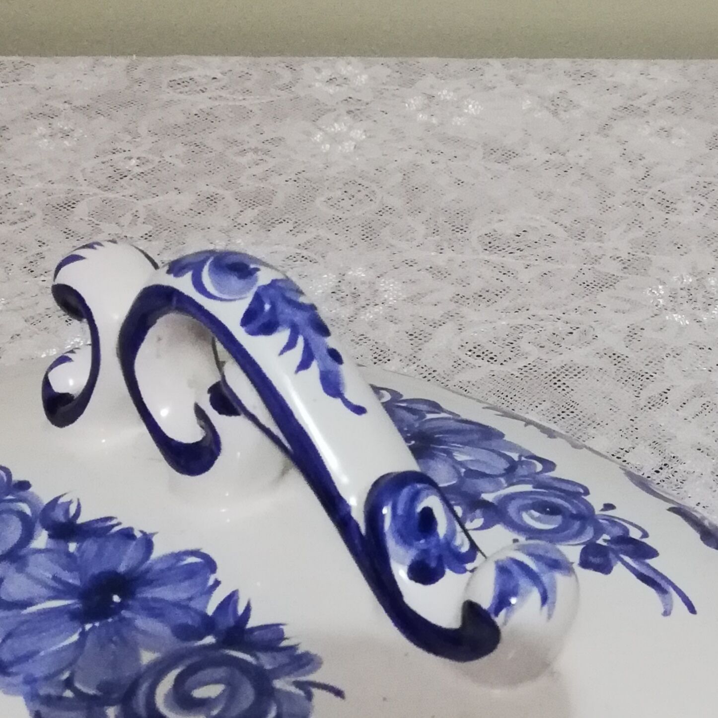 Delft earthenware tureen