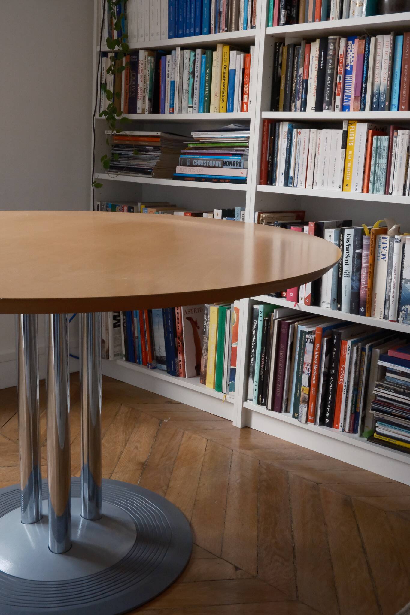 Post modern Trias dining table - Hugo de Ruiter - Leolux 1990