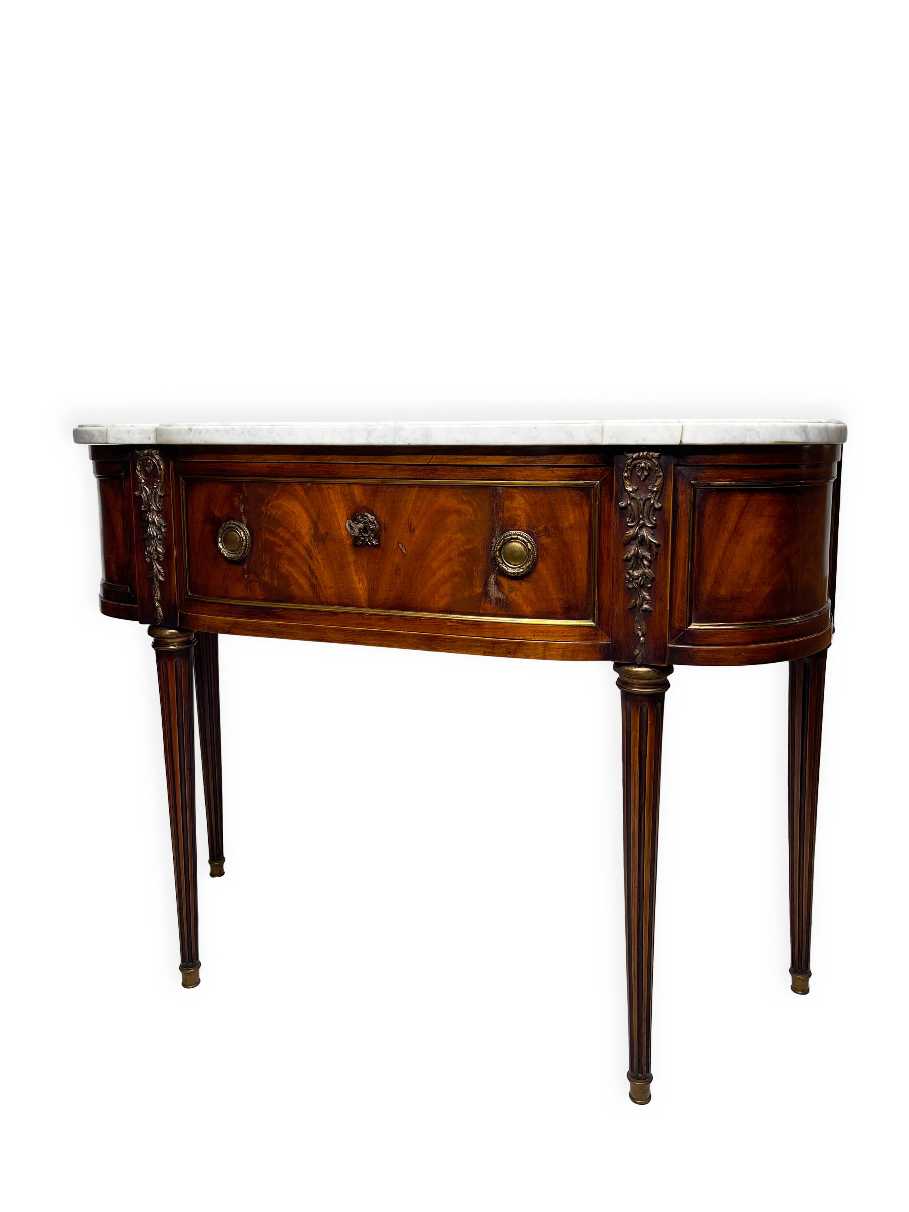 Console française Louis XVI en acajou à plumes, 19ème siècle