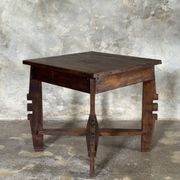 Coffee table, petite table basse indonésienne ancienne moderniste en teck