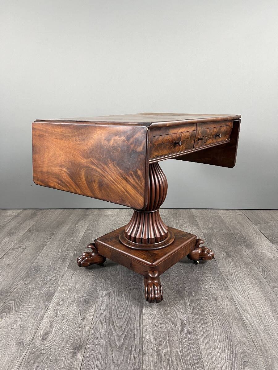 Mahogany drop-leaf table, 19th century