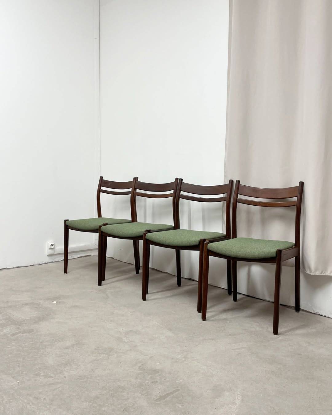 4 Italian chairs Gessef Consorzio Sedie Friuli