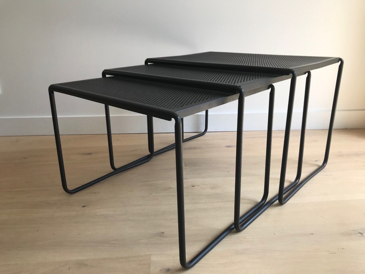 3 trundle tables in perforated sheet metal and black lacquered steel - 80s