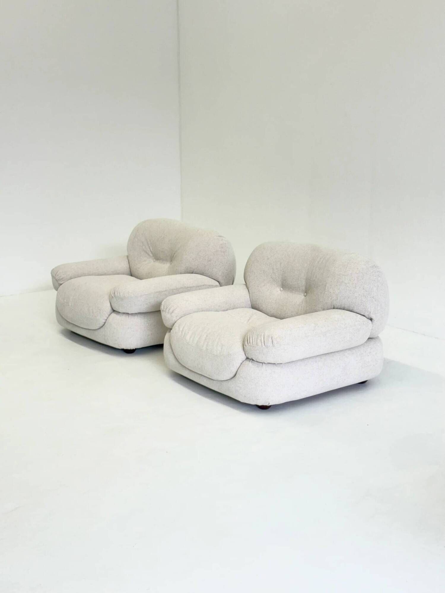 Sapporo armchair by Mario Marenco for Mobil Girgi in cream beige
