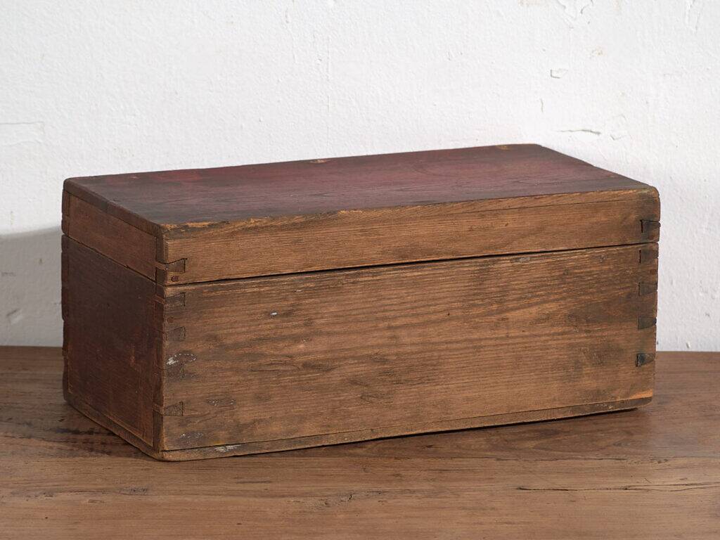 Ancient oriental chest in garnet red (circa 1900) #36