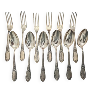 12 couverts en métal