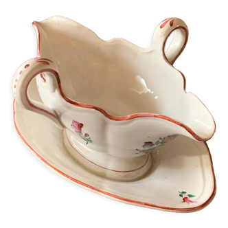 Gravy boat