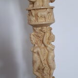 Selette Indochinese sculpted column