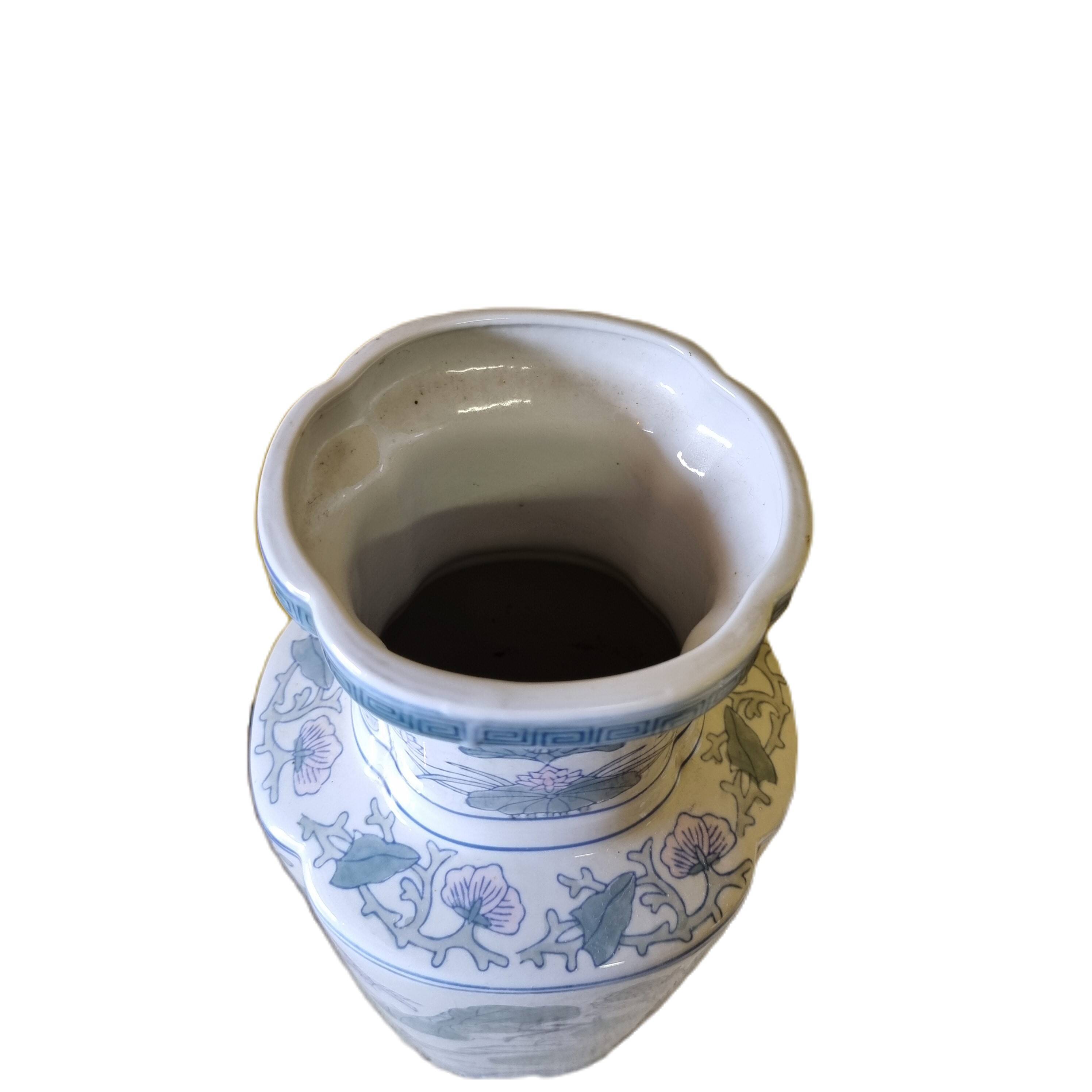 Ceramic Chinese Vase 1960s, Vintage