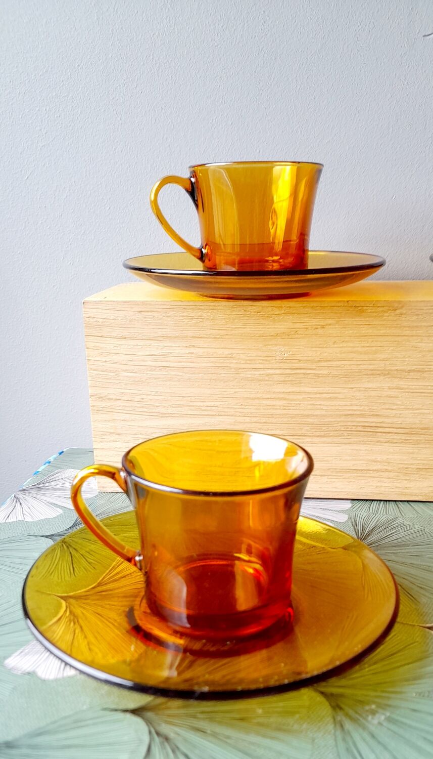 Amber coffee cups 70s