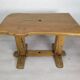 Table extérieur brutaliste