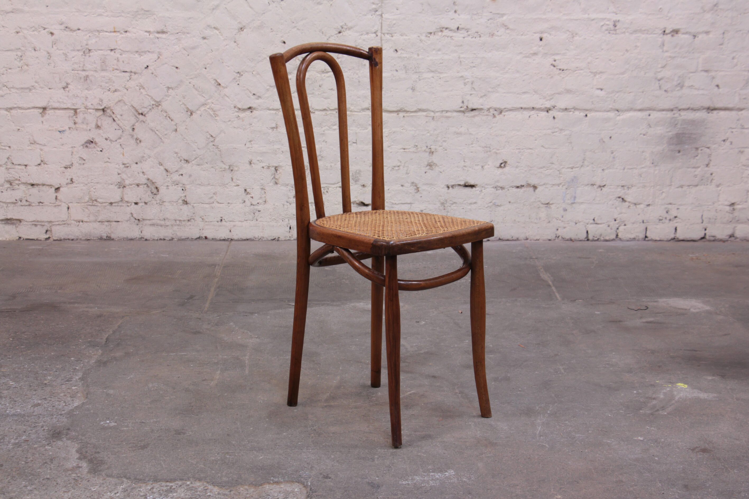 Bistrot chair in curved wood and caning