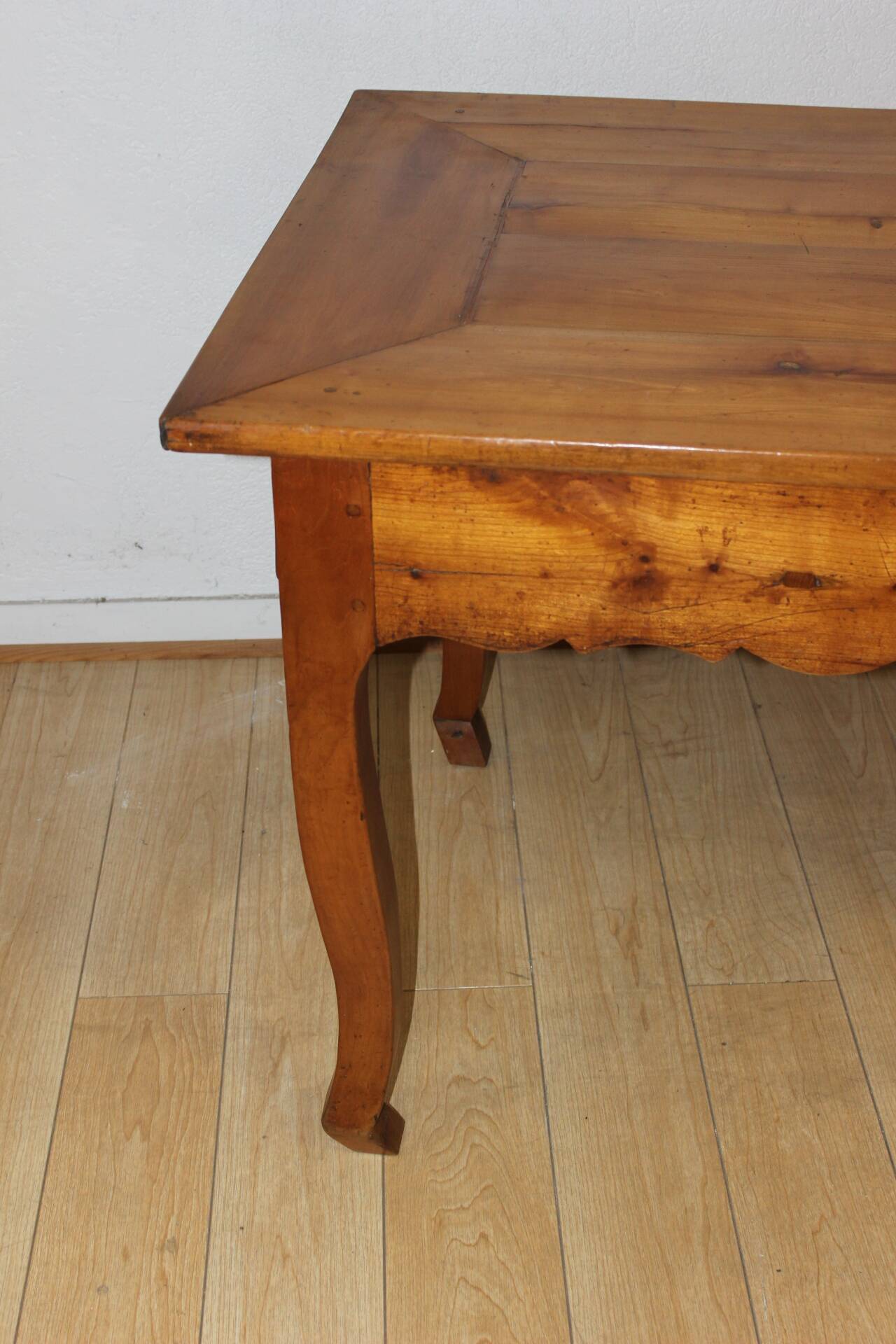 Louis XV style farmhouse table in cherry wood 19th century