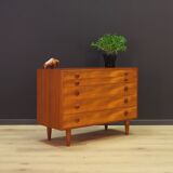 Classic chest of drawers