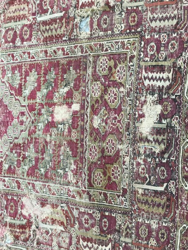 Carpet former Turkish Ghyordes 18th century handmade 135 X 268 CM