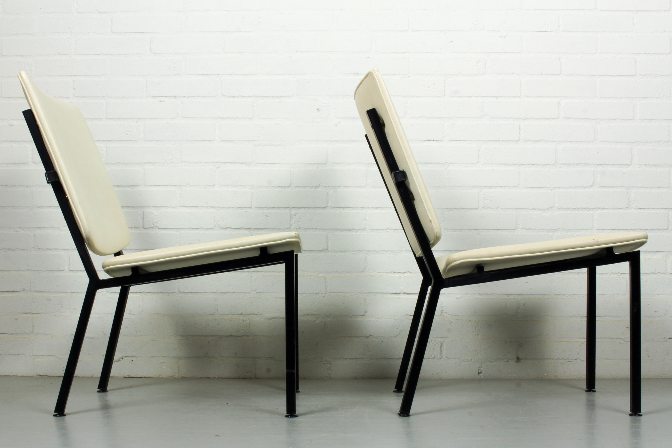 Set of 2 Industrial minimalist black metal tube frame chairs, 1960s