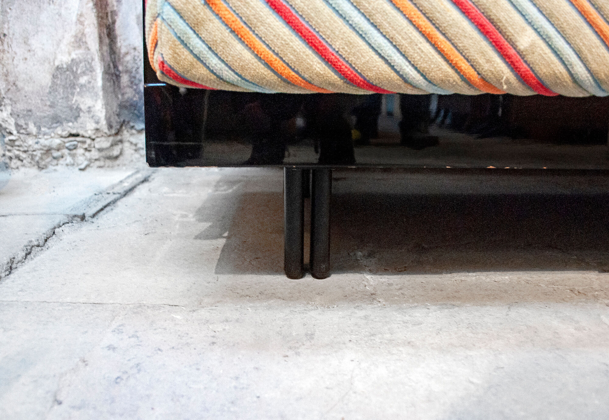 Sofa by Giovanni Offredi for Saporiti, with Missoni Italia fabric from the 1970s