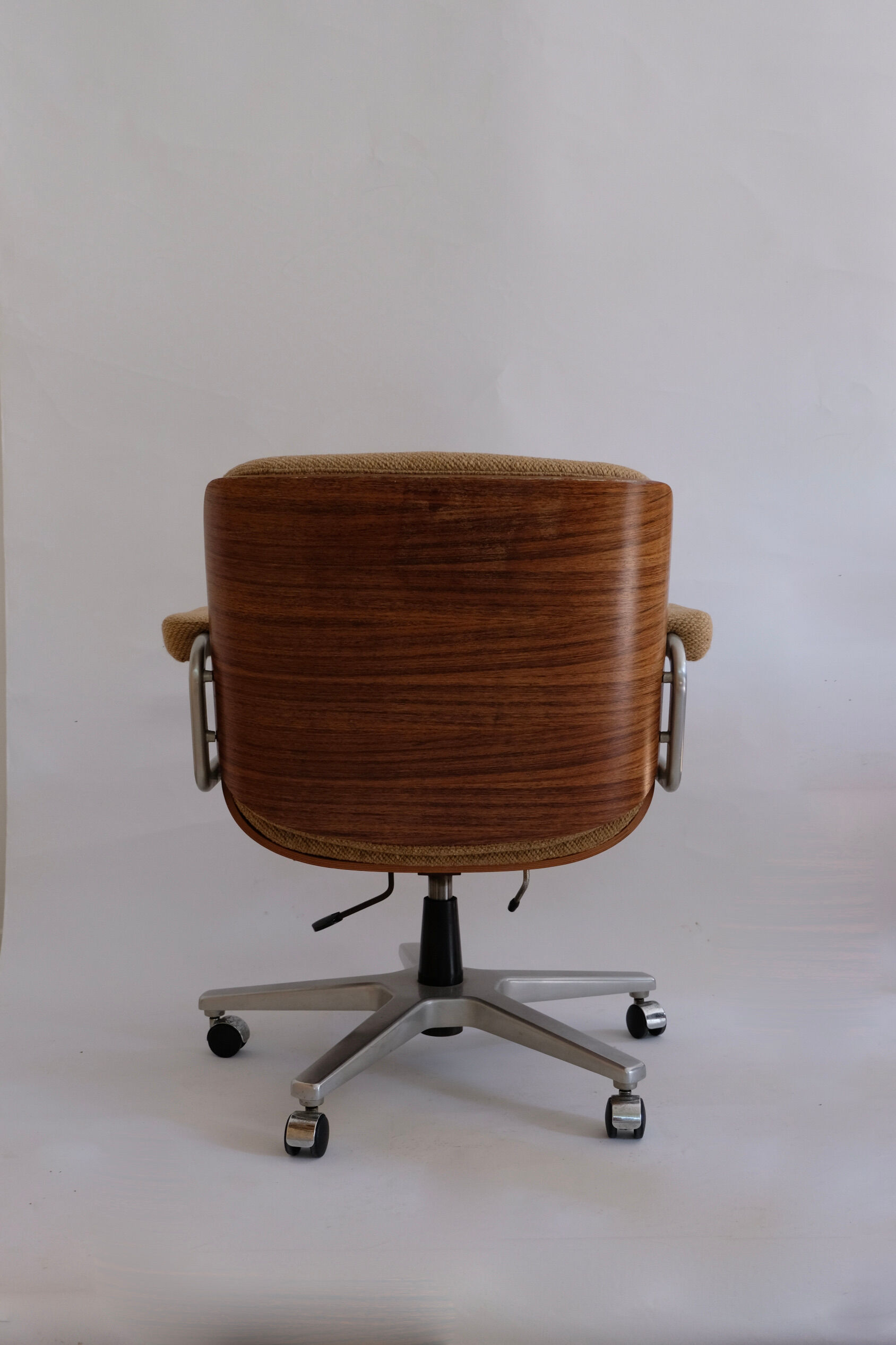 Giroflex office chair
