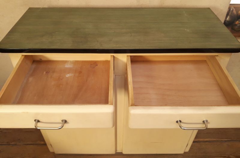 Vintage mado buffet