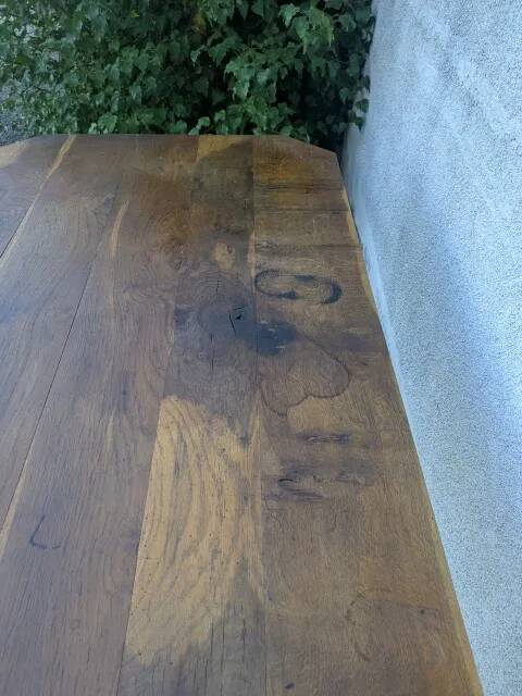 Bureau, planche et tréteaux
