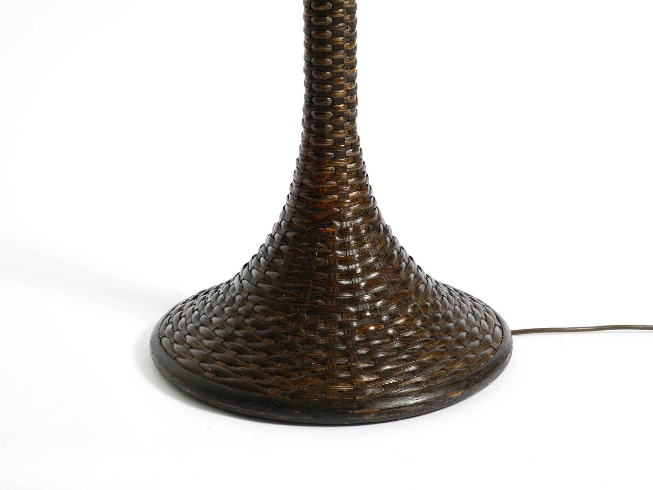 XL 70s Tulip floor lamp with a brown wicker frame and a plexiglass shade