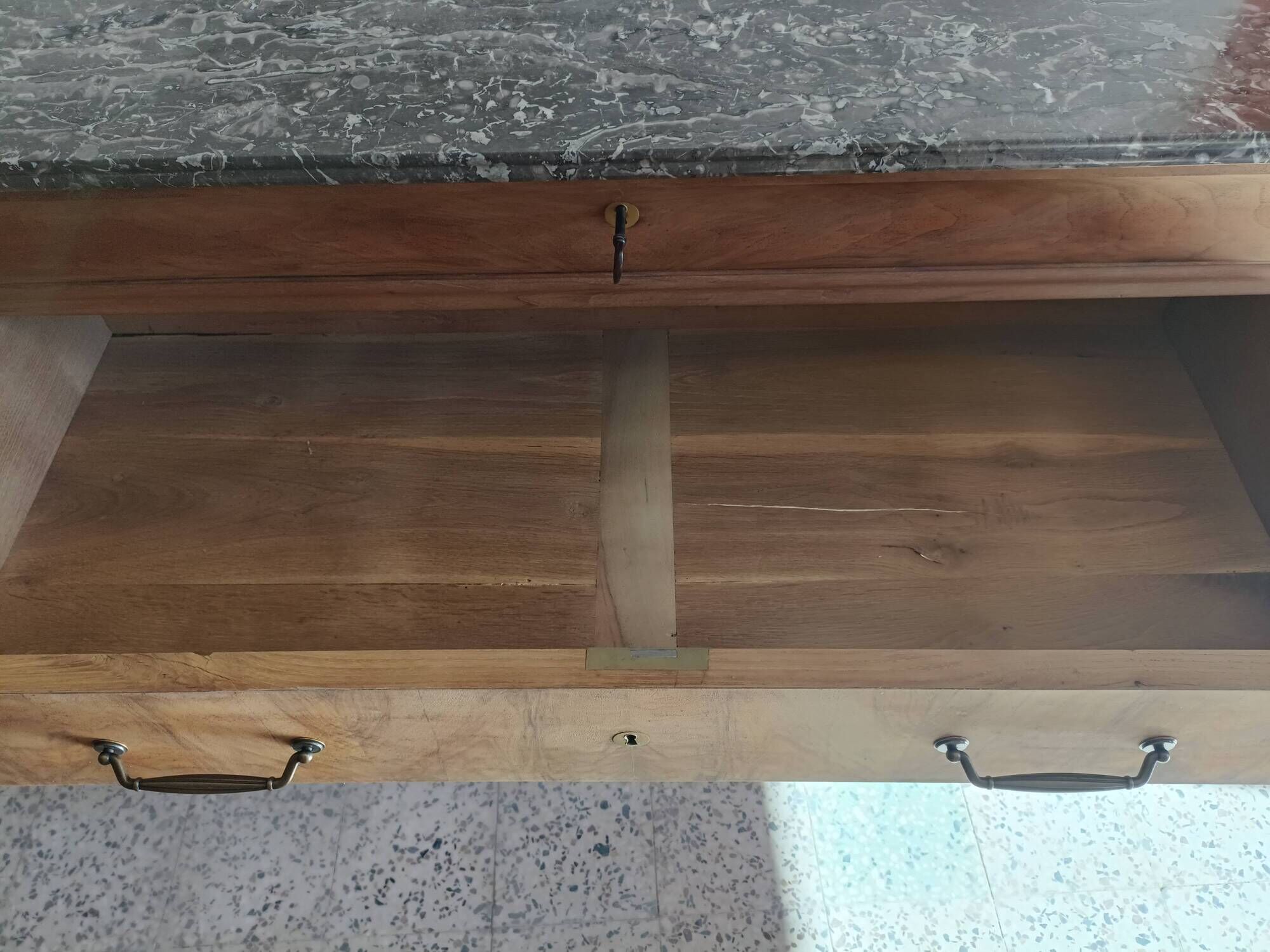 Commode Louis Philippe rénovée