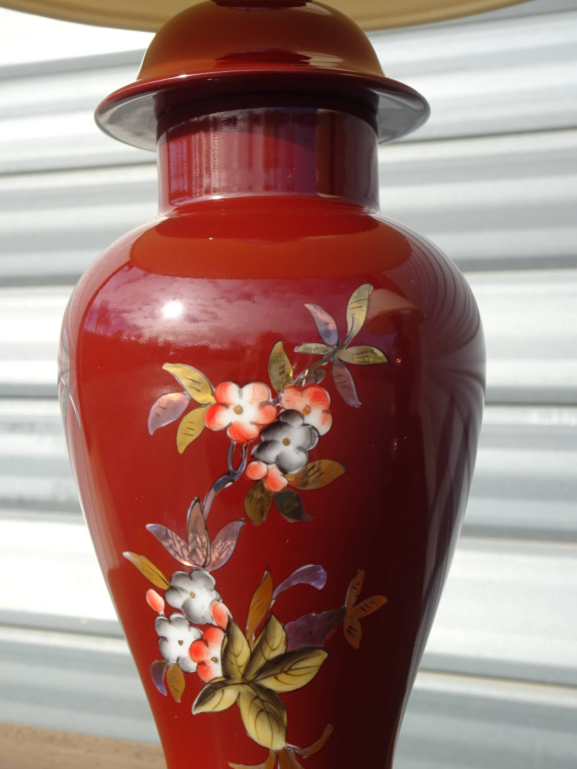 pair of bedside lamps in Limoges porcelain