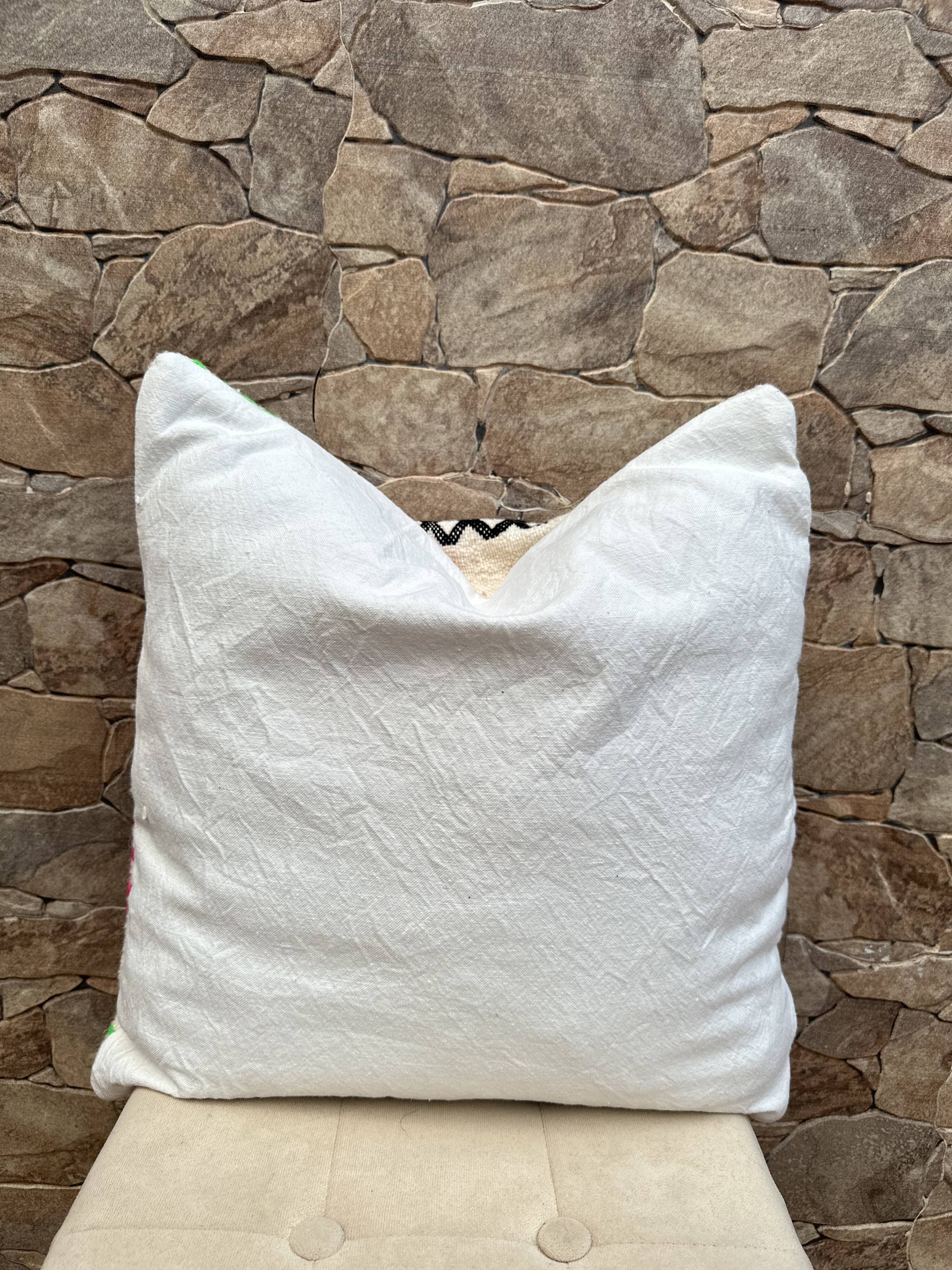 Coussin en laine berbère fait main : Coussin Kilim marocain (45x45cm)