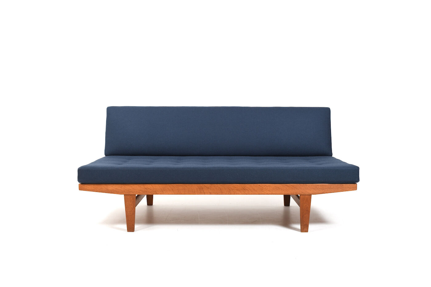 Large Daybed H9 by Poul Volther for FDB / New Upholstered