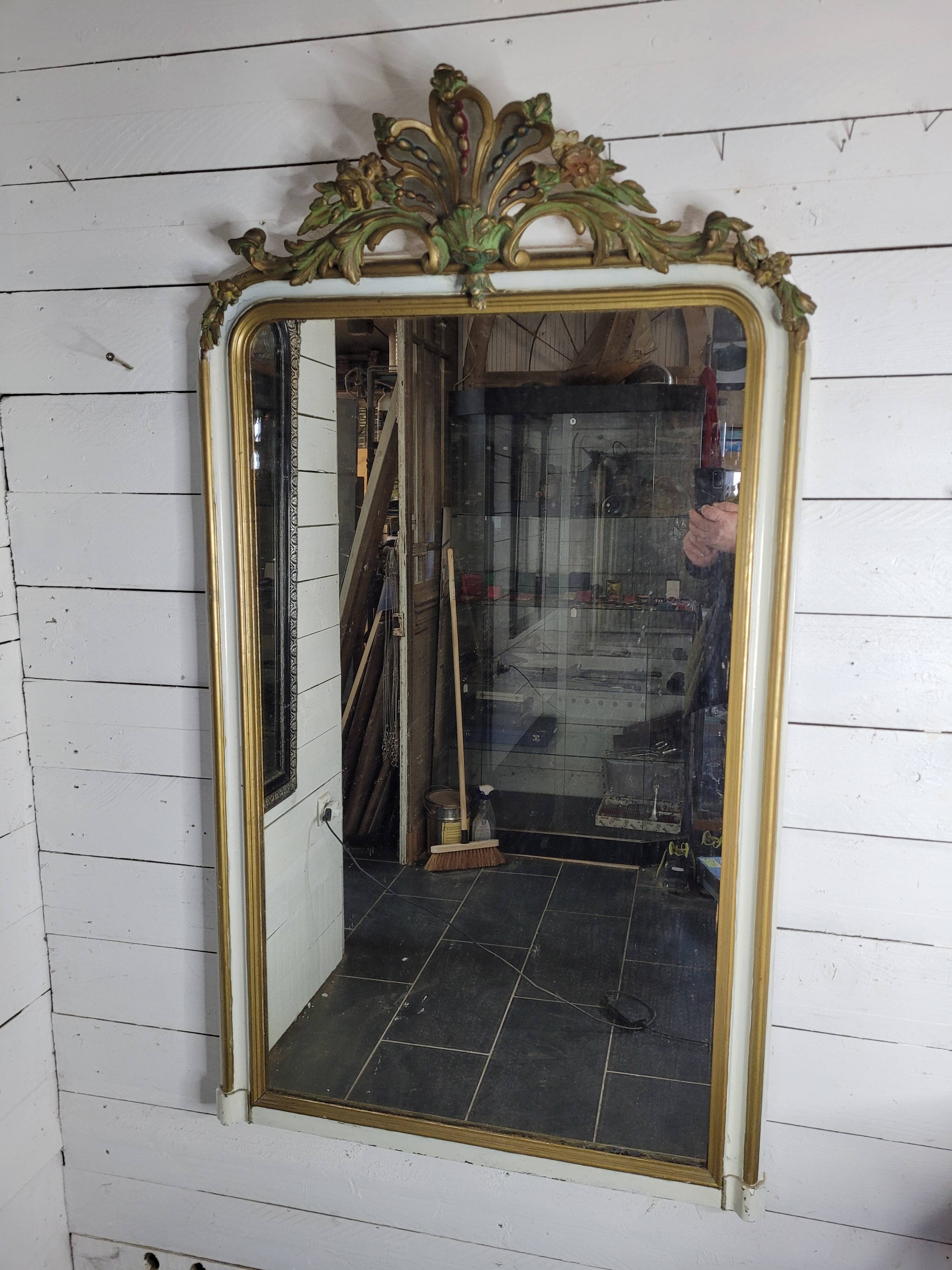 Old Louis XV style mirror with gold and white patina, 145×82cms