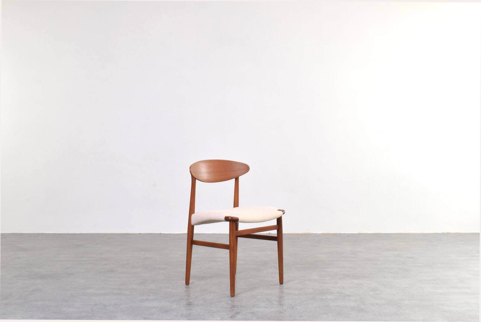 Danish Teak Dining Chairs by Ejner Larsen & Aksel Bender Madsen 1960s Set 4