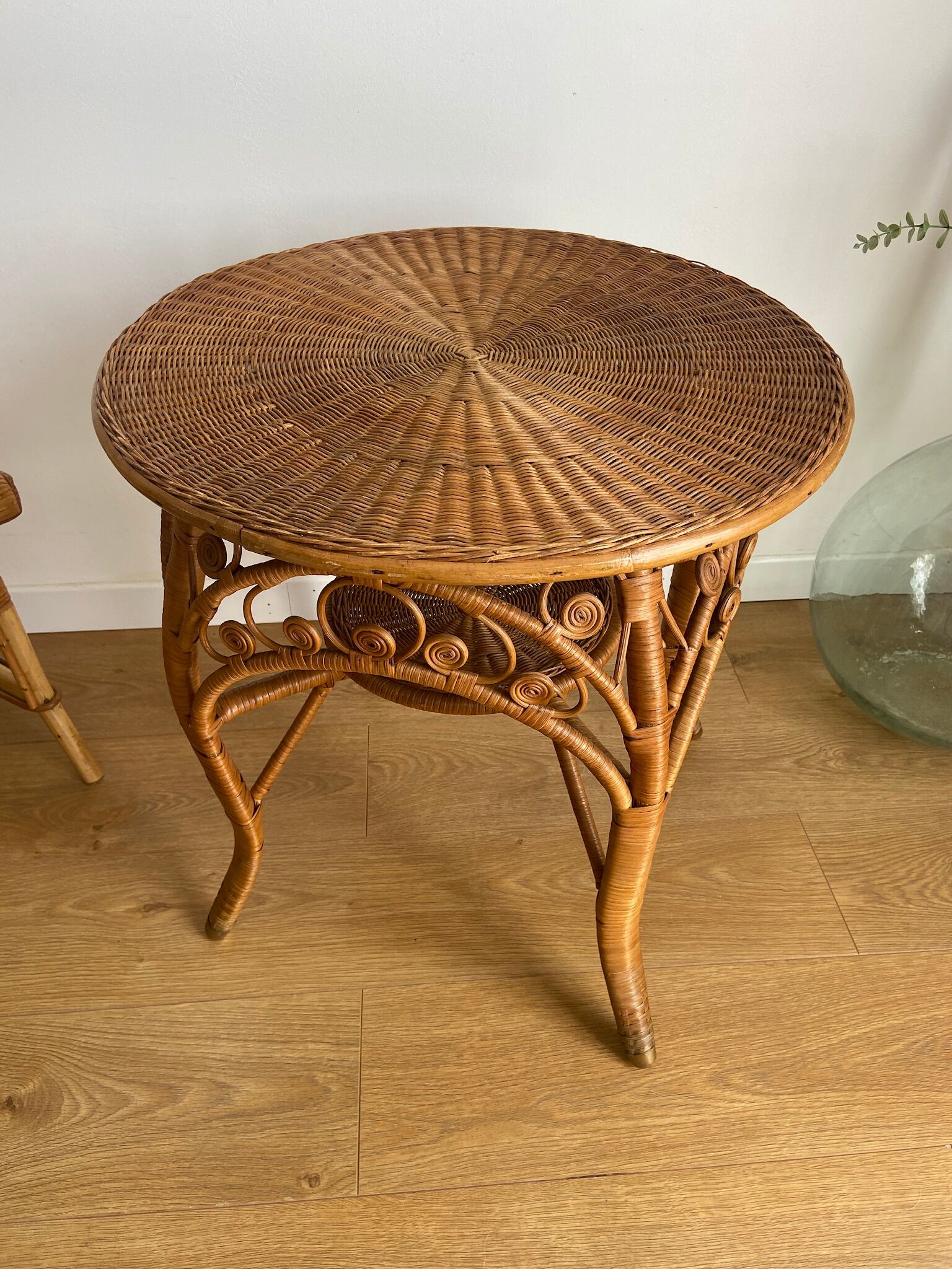 VINTAGE RATTAN SIDE TABLE PEACOCK PATTERN