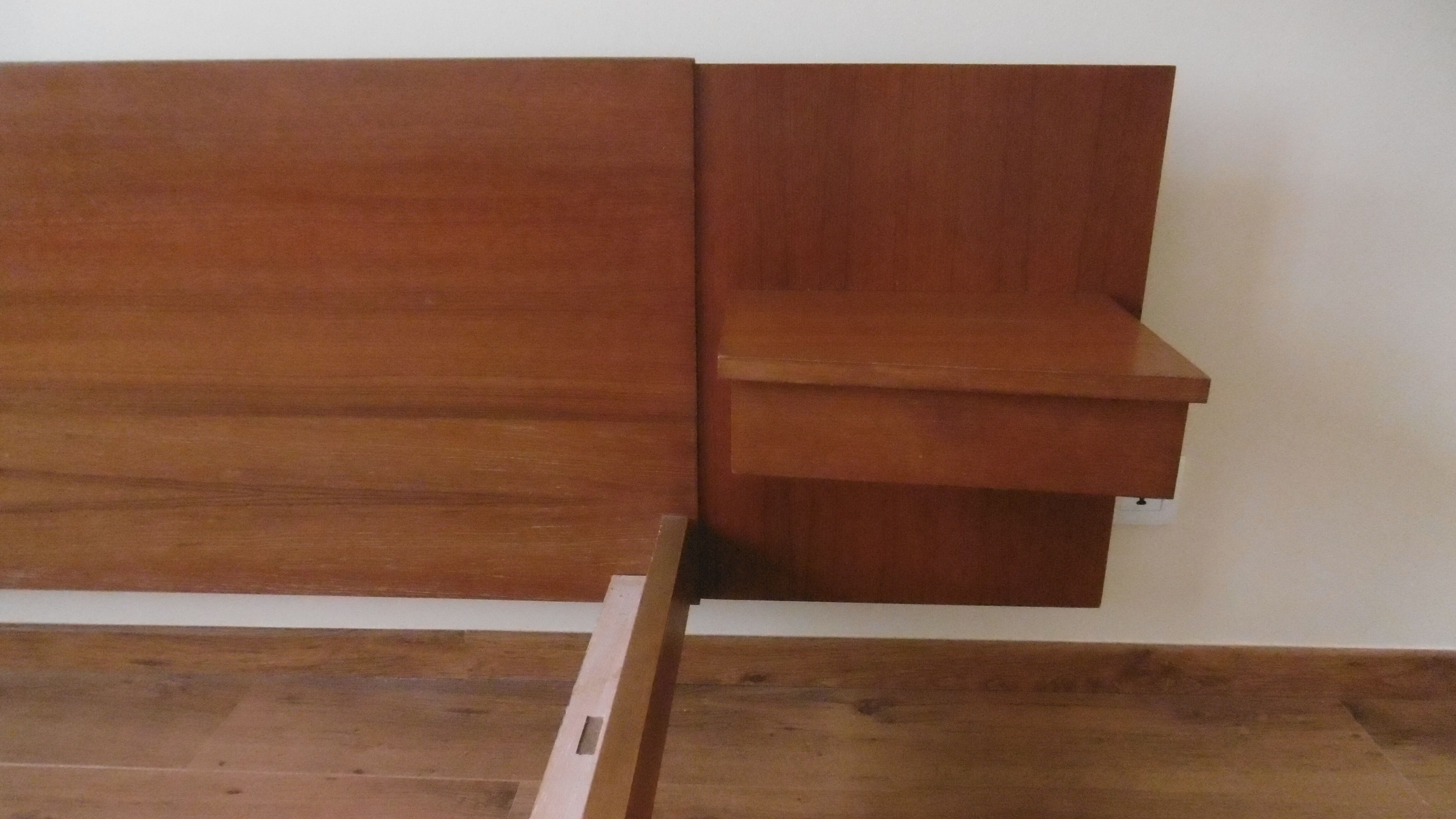 Scandinavian style bed in 140 with two integrated nightstands