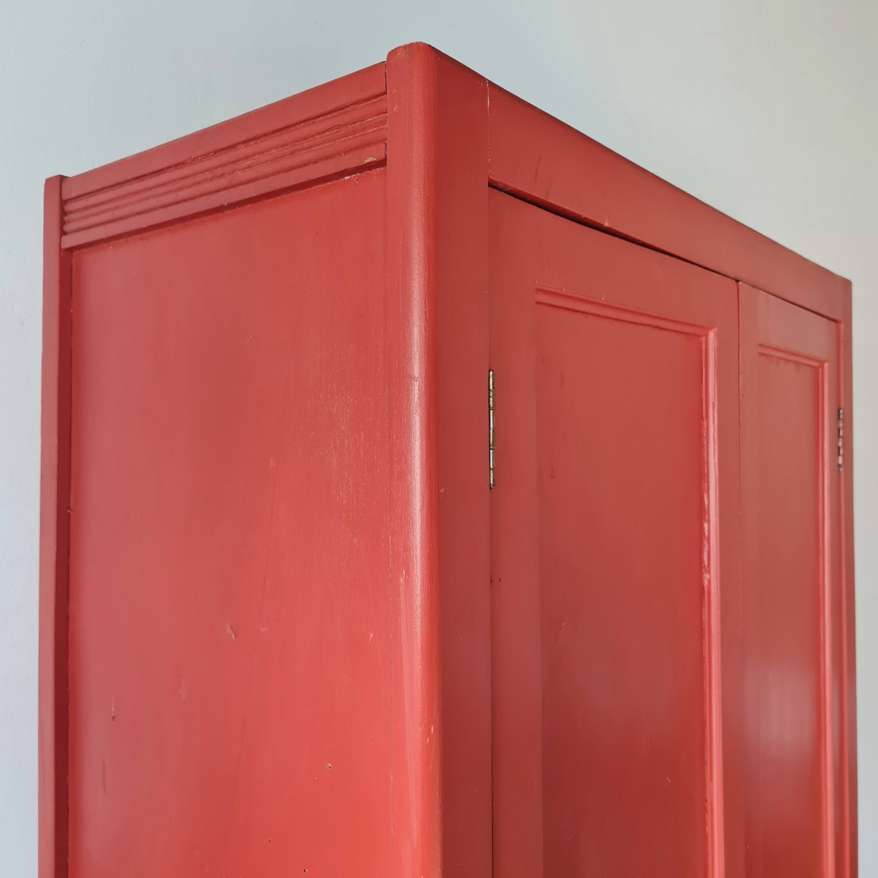 Armoire parisienne rouge - petit format