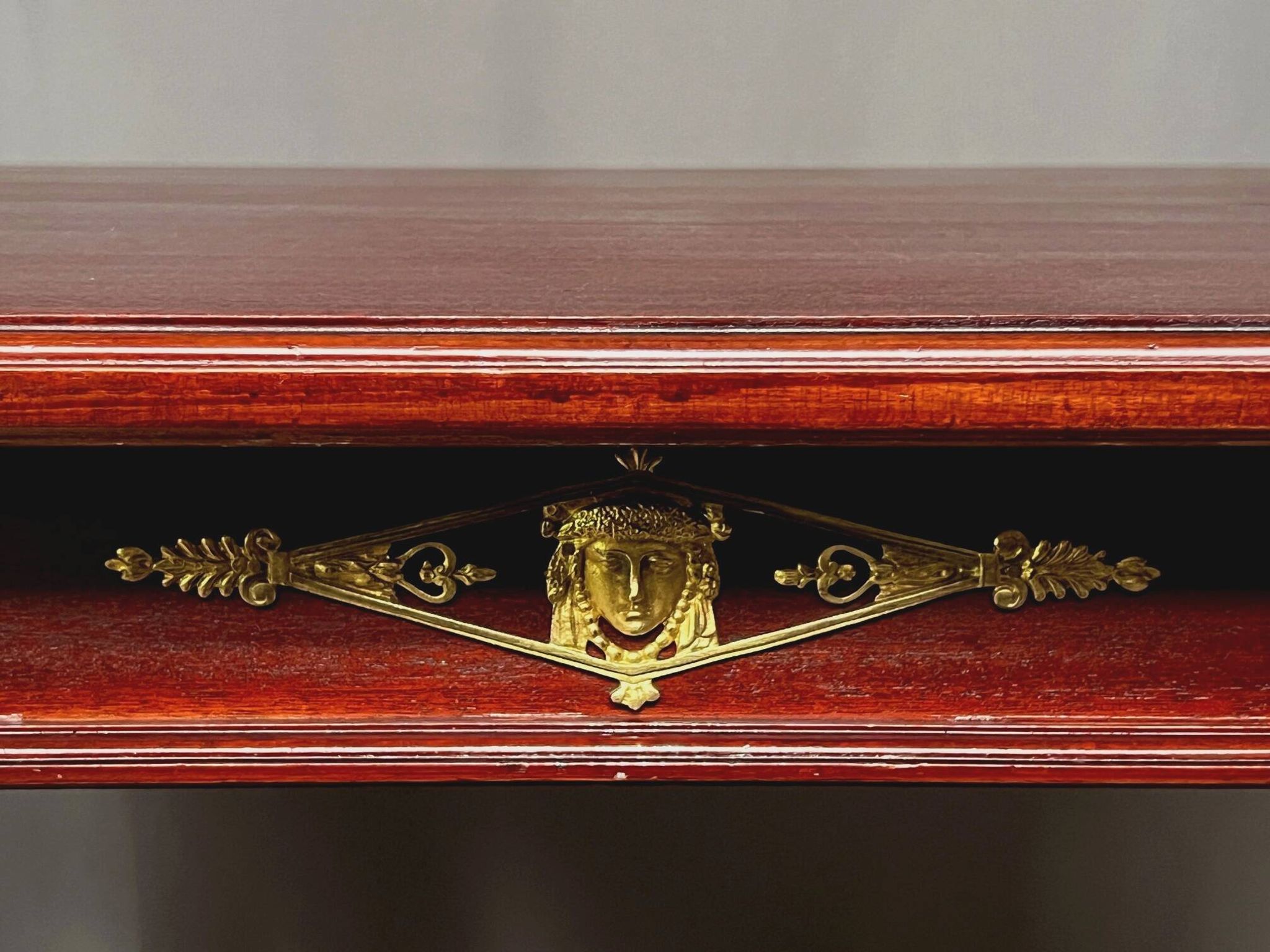Classic guéridon centre table in Empire style.