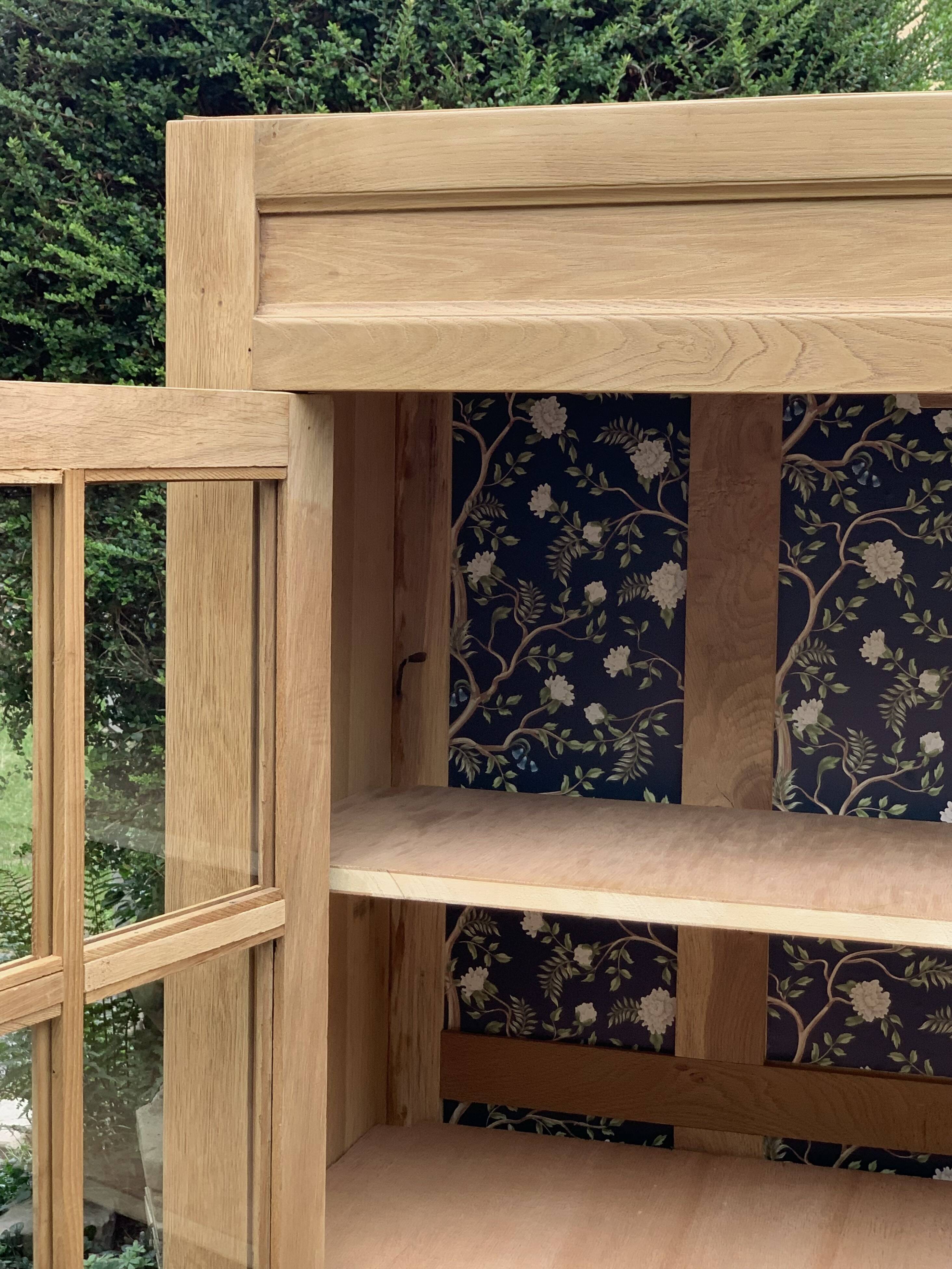 Parisian glass cabinet from La Samaritaine, 1960