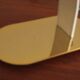 Lampe de bureau vintage en cuir gravé et en laiton plaqué or, Italie années 1970
