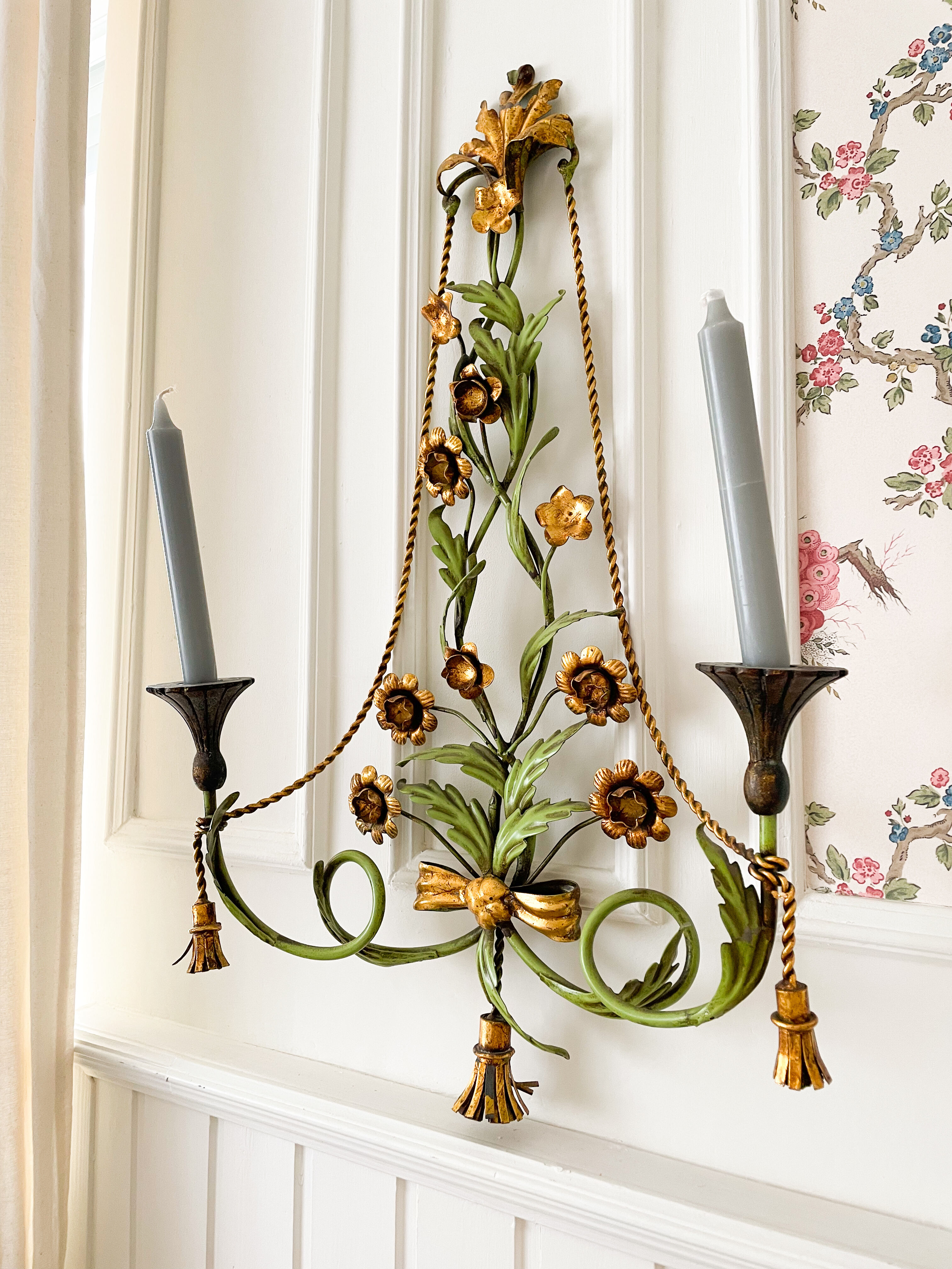 Large vintage Italian wall sconce with golden flowers, Florentine style.