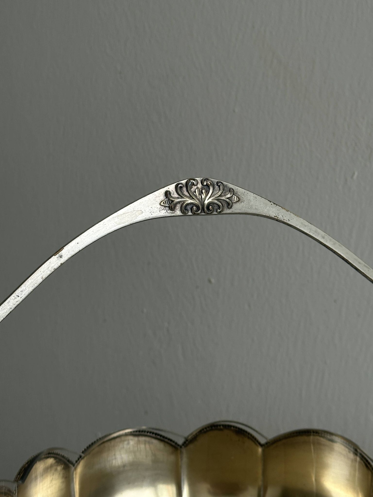 Plat ancien en verre et métal argenté