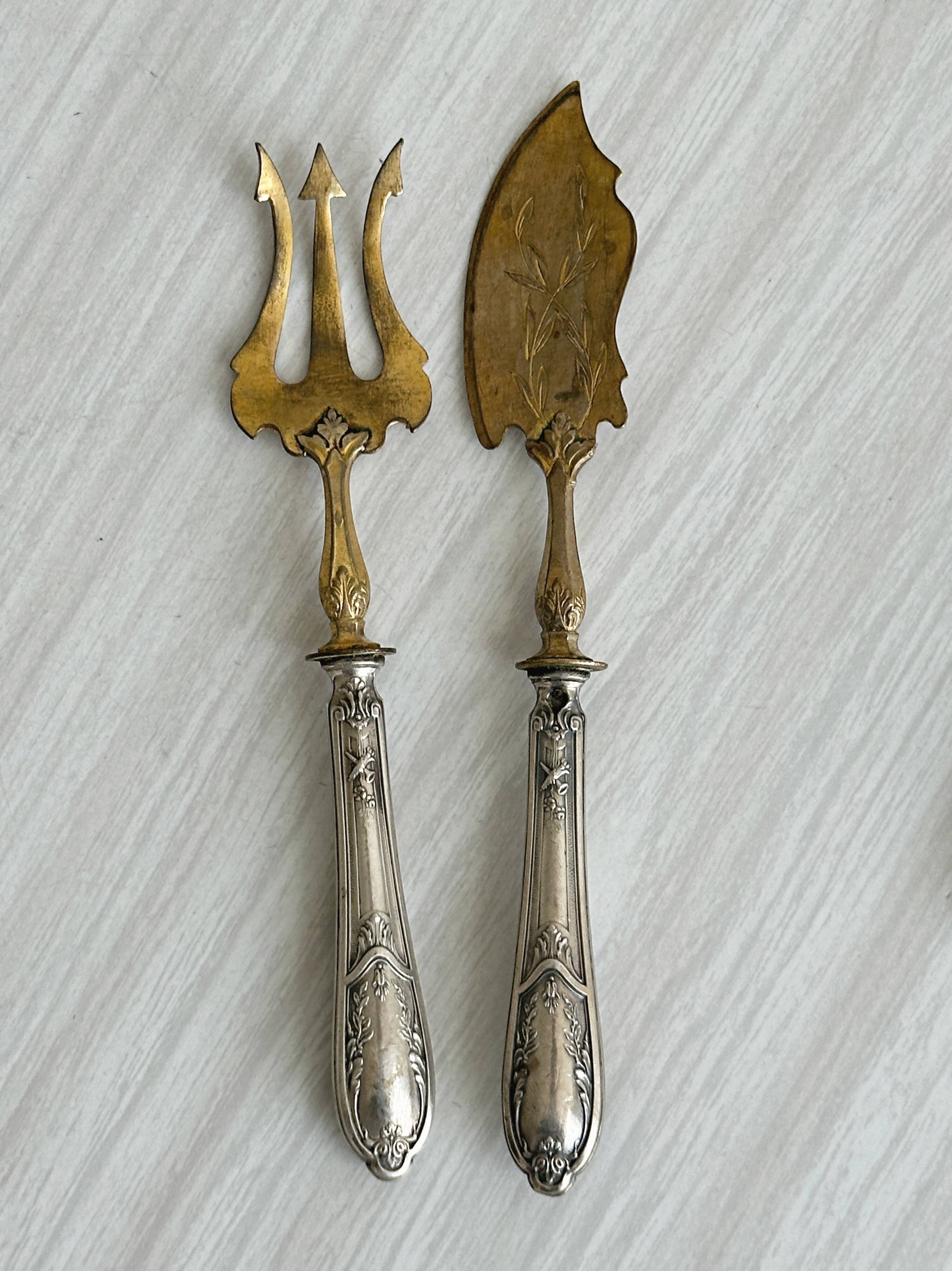 Set de 4 couverts de service anciens