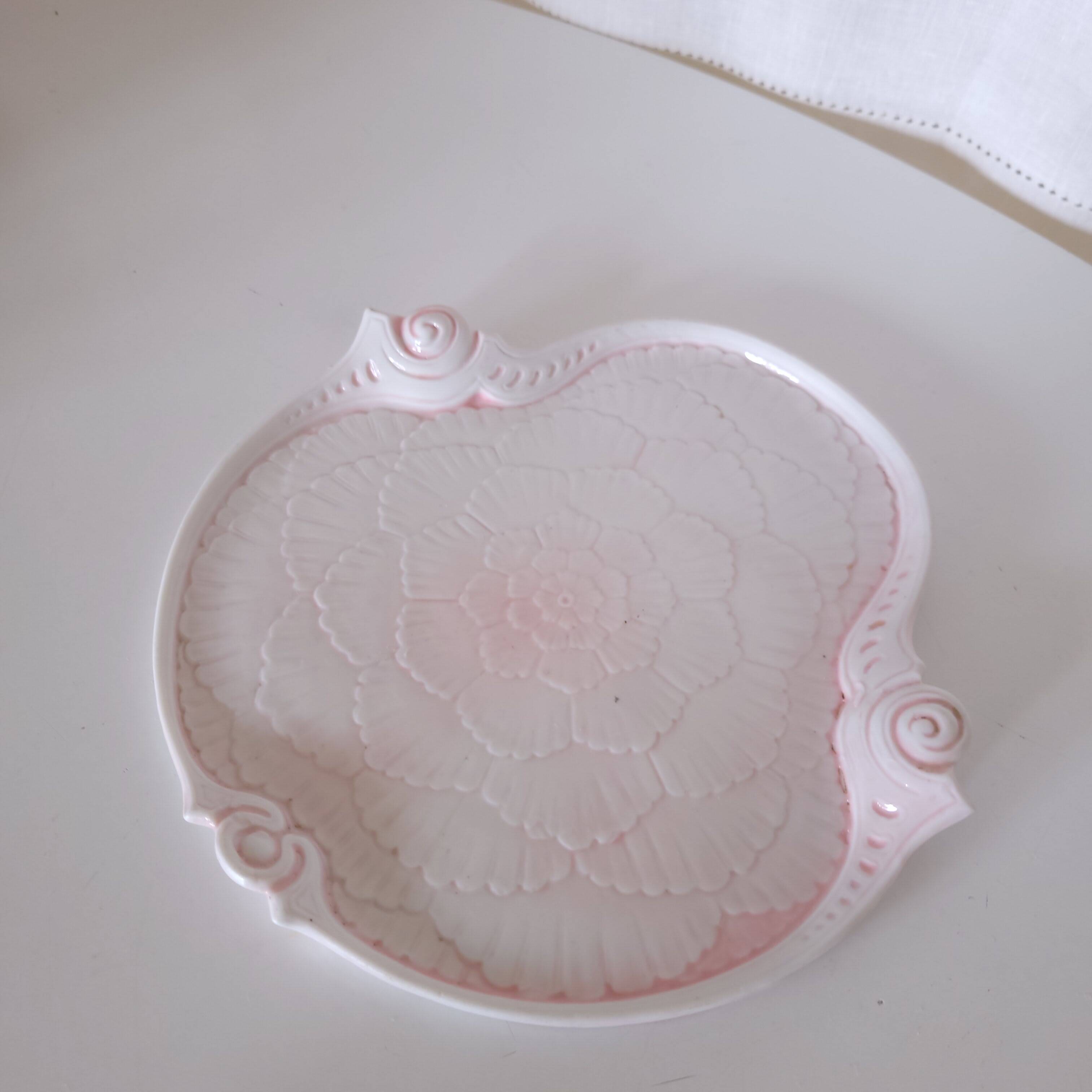 Pink porcelain bowl, Art Nouveau period