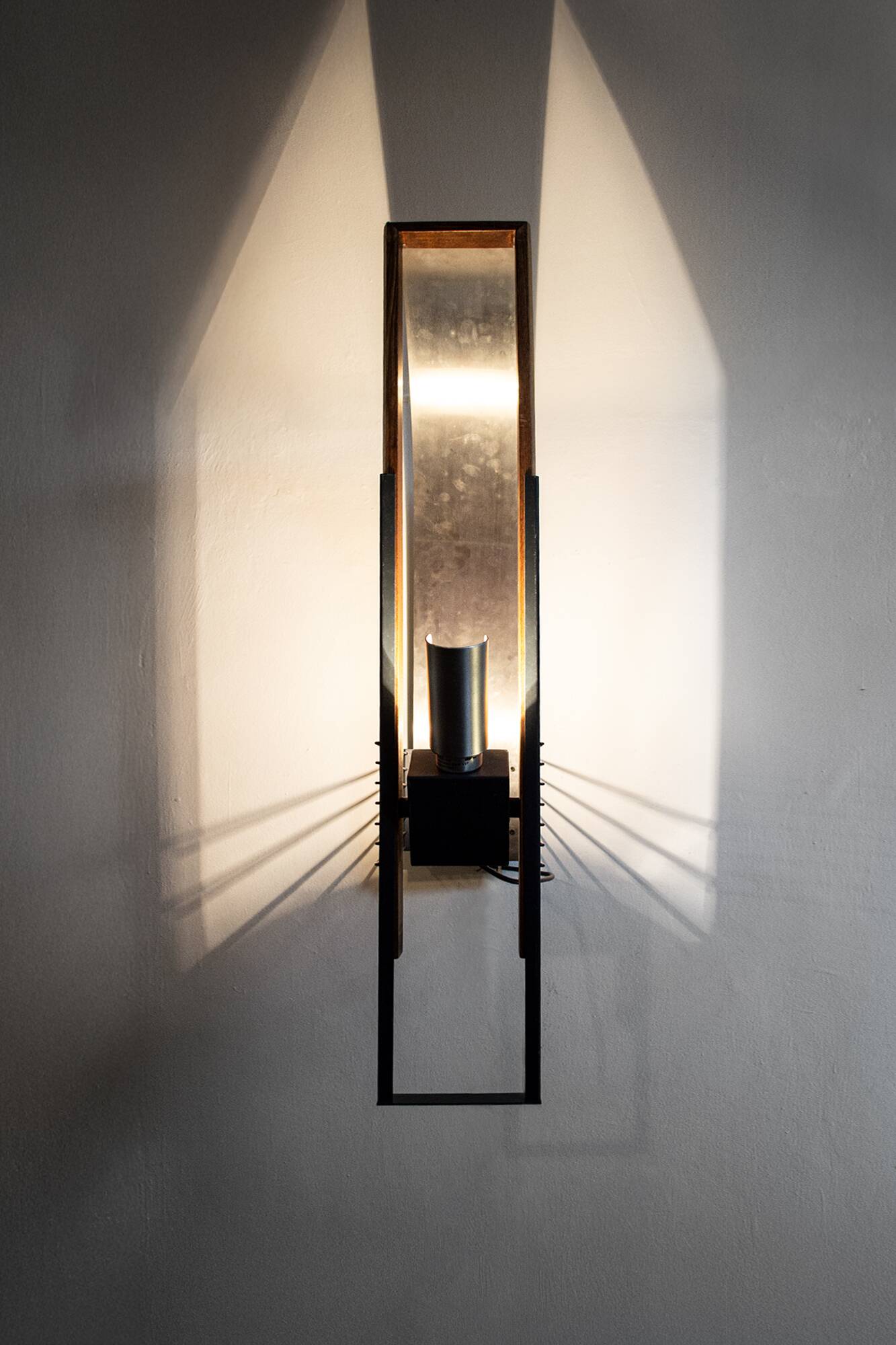 Lampada da parete Marx by  Richard Neutra for Martinelli Luce Italia Anni '80