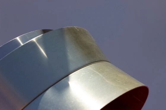 Suspension Trava de Carl Thore en aluminium avec intérieur laqué orange