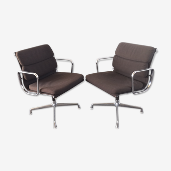 Pair of Eames Soft Pad EA 207 armchairs by Herman Miller
