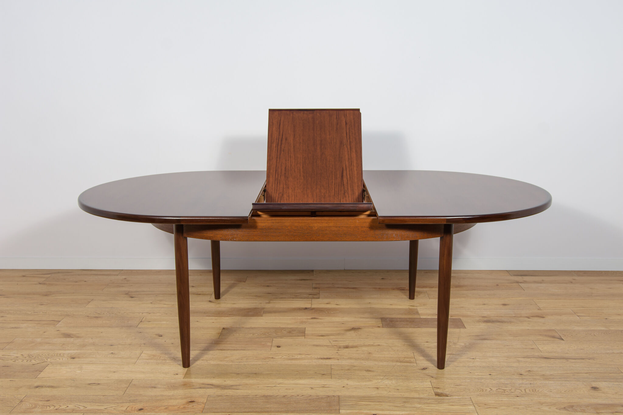 Mid-century modern teak oval dining table from G-Plan, United Kingdom, 1960s