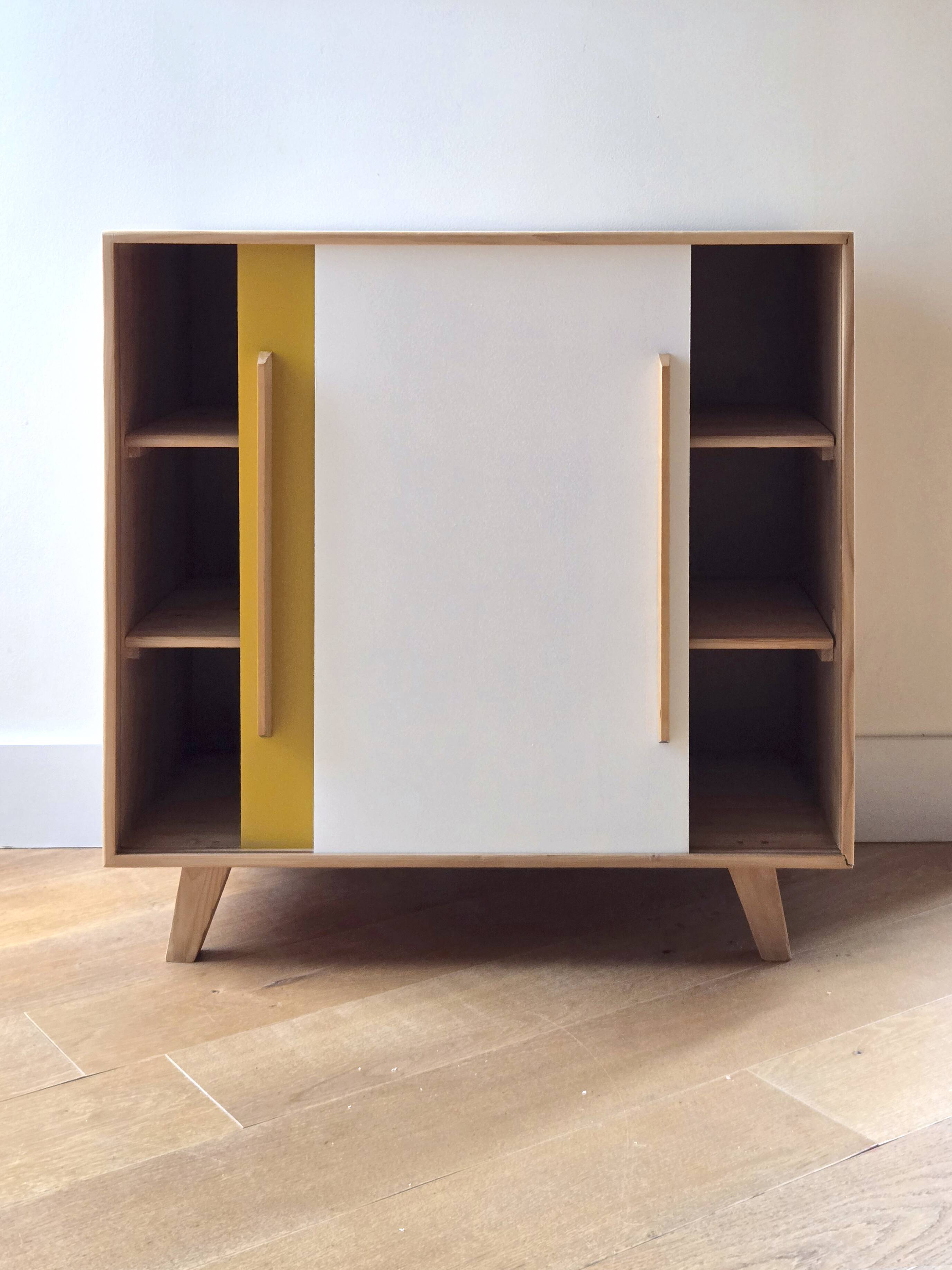 Vintage low sideboard with sliding doors in solid pine - 1960s design