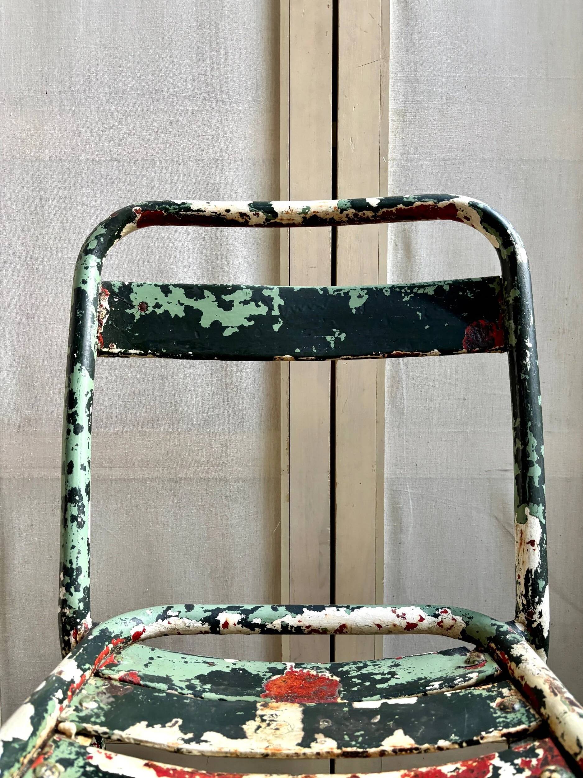 Chaise de jardin Tolix en métal vert n°1