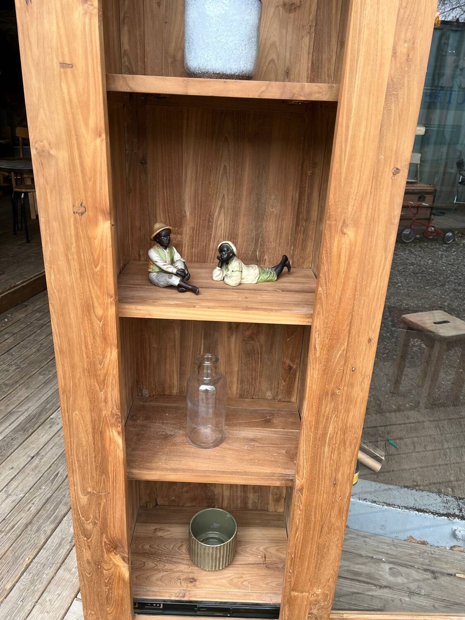 Bibliothèque  ou vitrine