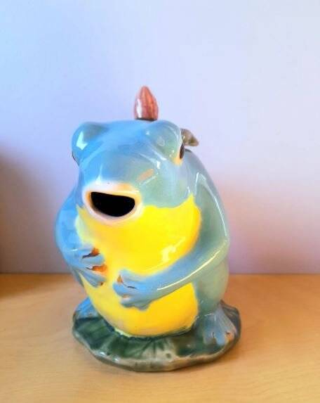 Athezza frog teapot 1960