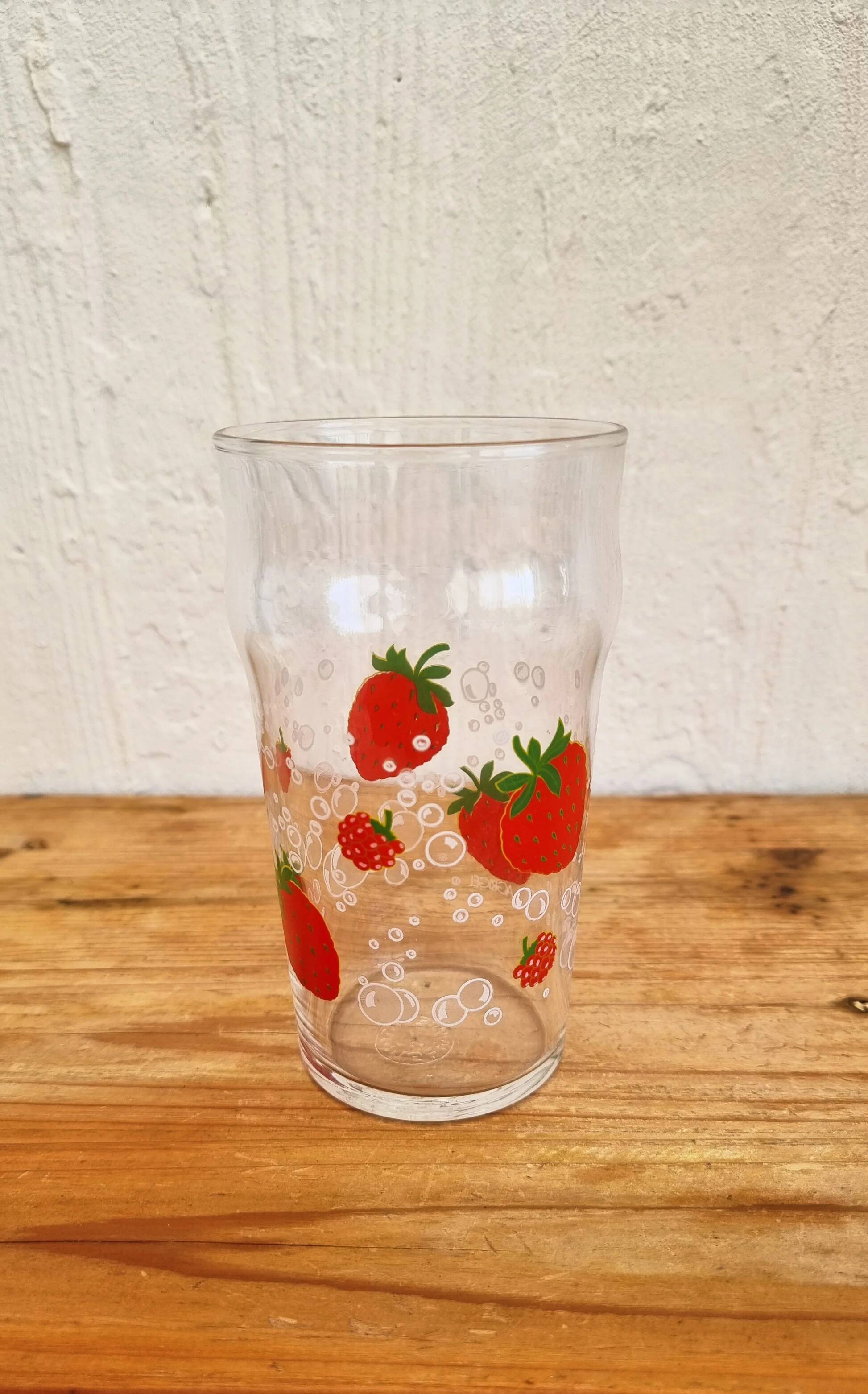 Lot de 2 grands verres vintage Arcoroc décor fraises